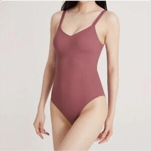 KNIX LUXELIFT BODYSUIT SHAPEWEAR SIZE SMALL